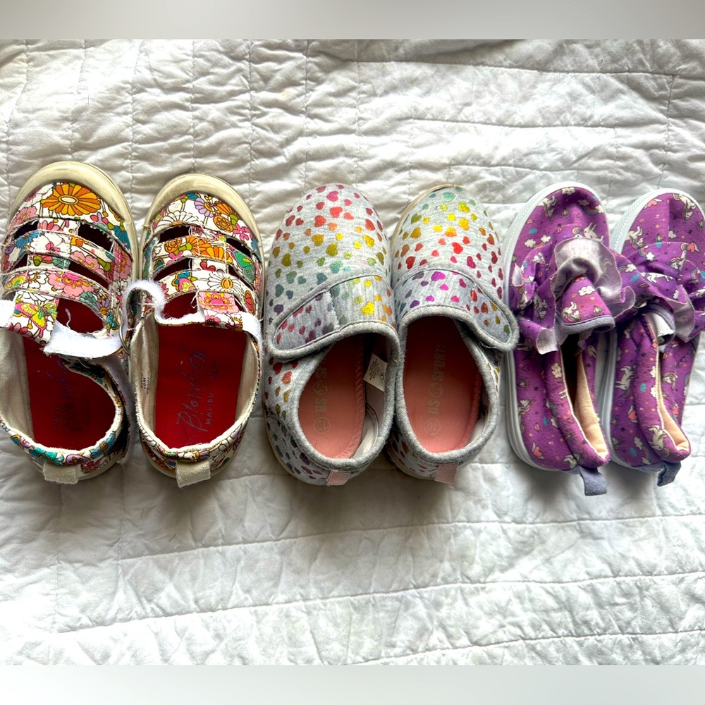 3 pairs of girls kids size 10.   Barely worn like new!  $25 for 3 or $10 each.